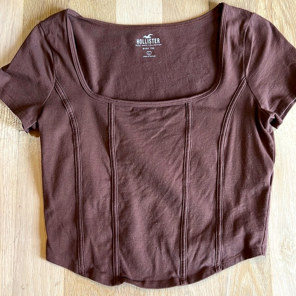 Hollister Womens Tee never worn